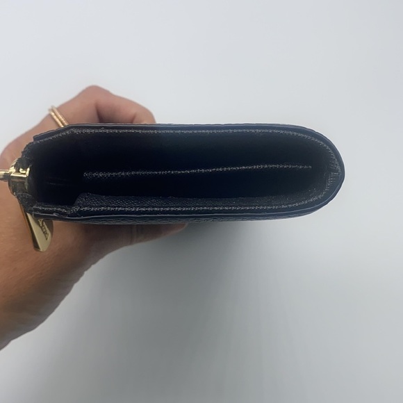 Michael Kors - Pebbled Black Leather Large Zip Around Wallet With Gold Accents - Picture 5 of 12